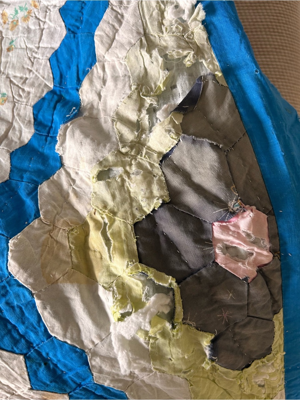 Vintage Handmade Grandmother’s Flower Garden Cutter Quilt - Picture 6 of 11